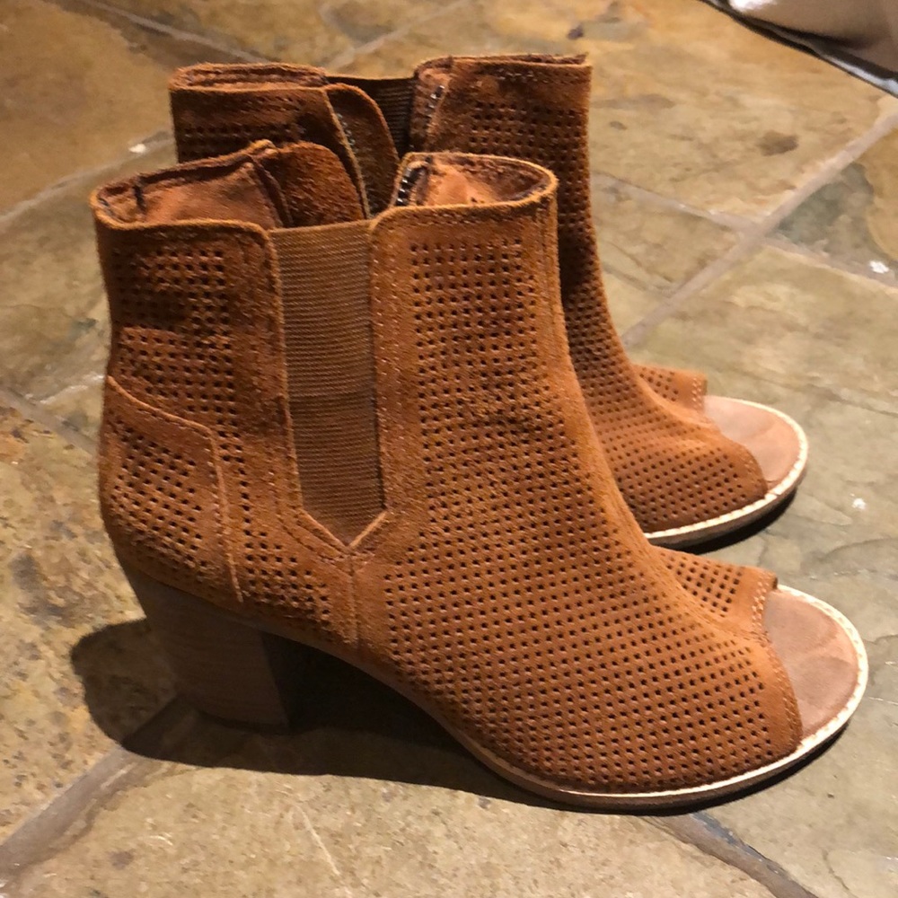 TOMS Suede Wedge ZIP Ankle Boots